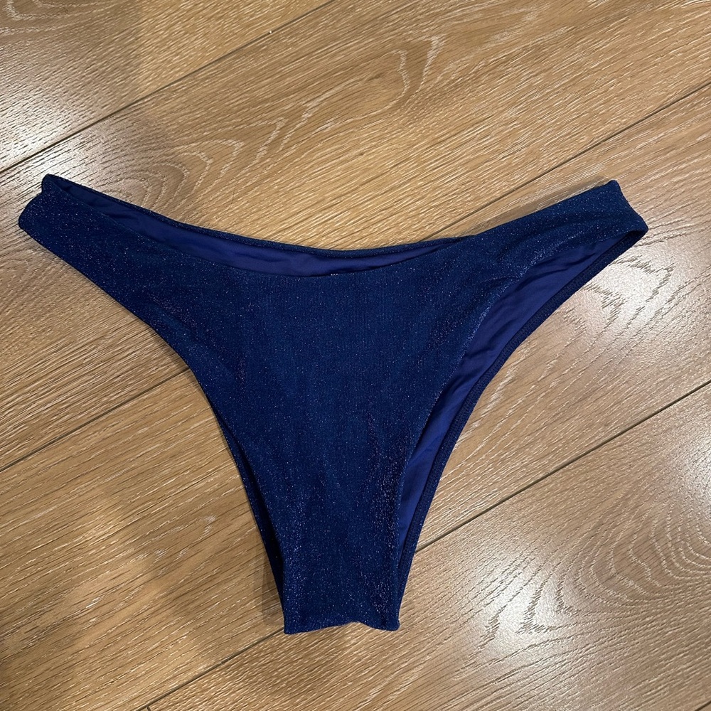 Monday Swimwear Byron bottoms size VV